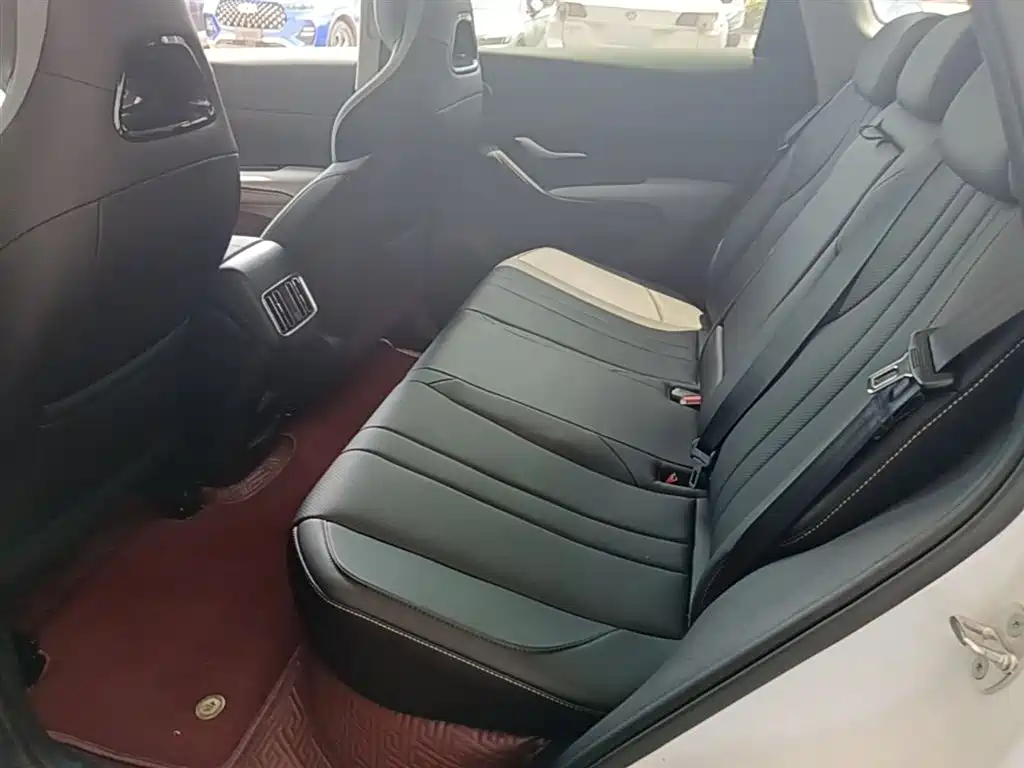 BYD Seal 05 DM-i 2024 — фото 17