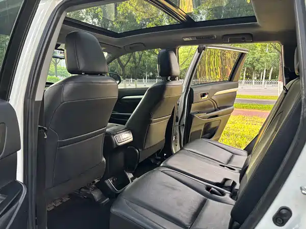 Toyota Highlander 2021