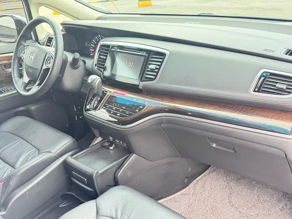 Honda Odyssey 2018 — фото 4