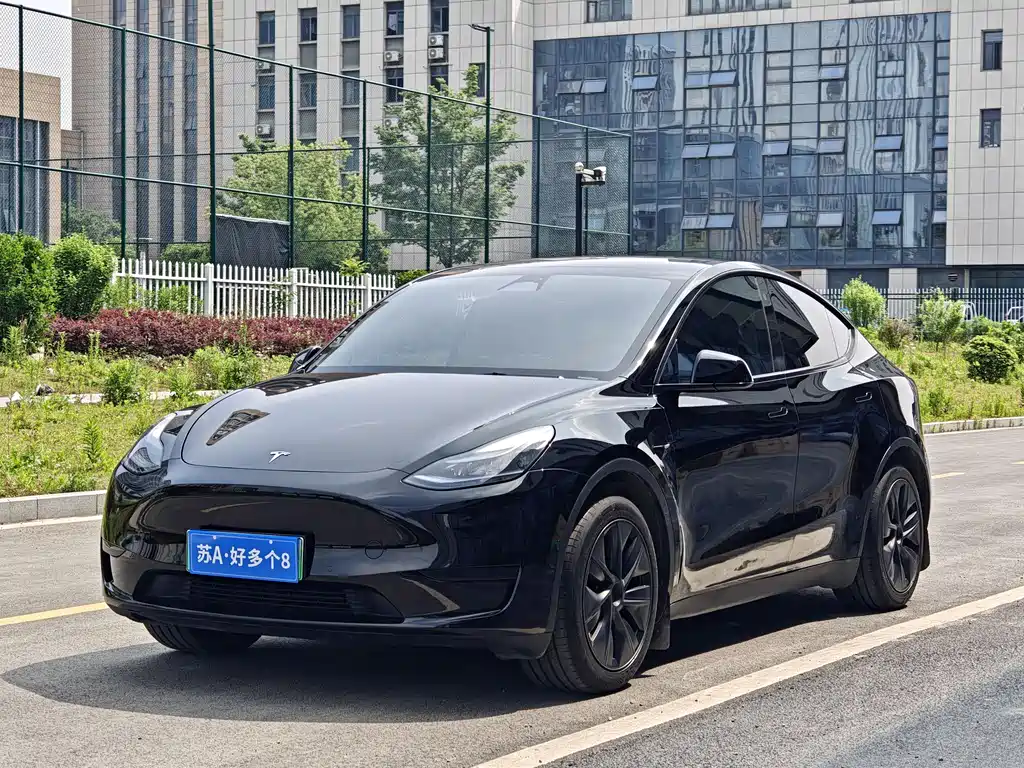 Tesla Model Y 2023 — фото 1