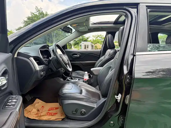 Jeep Cherokee 2016