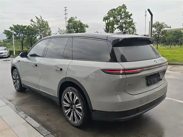 NIO ES8 2023