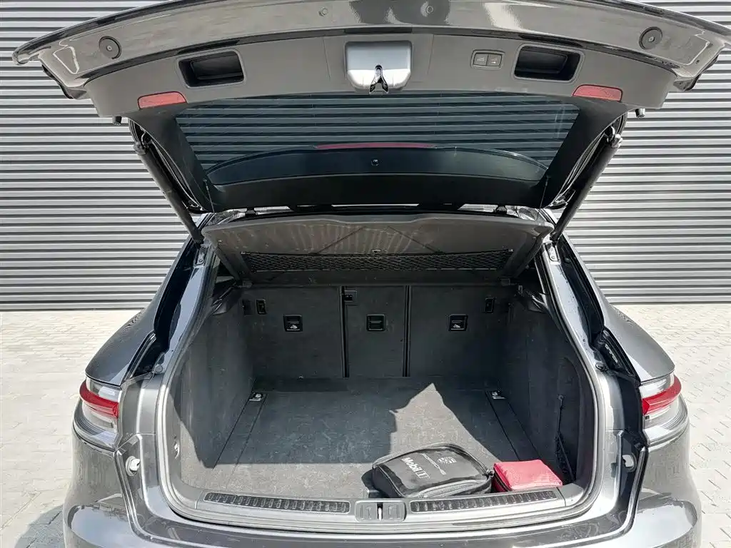 Porsche Macan 2019 — фото 18