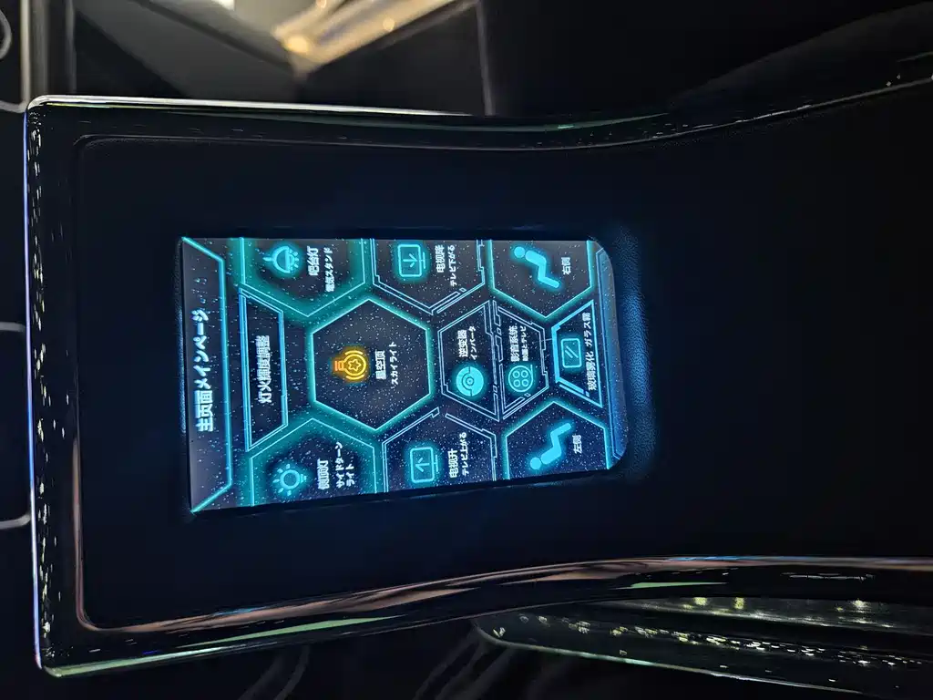Toyota Alphard 2019 — фото 17