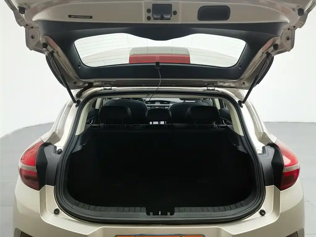 Geely Emgrand GS 2016 — фото 16