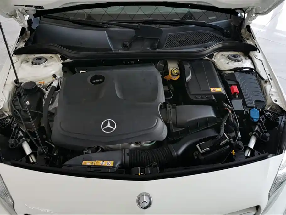 Mercedes-Benz A-Class 2016 — фото 10
