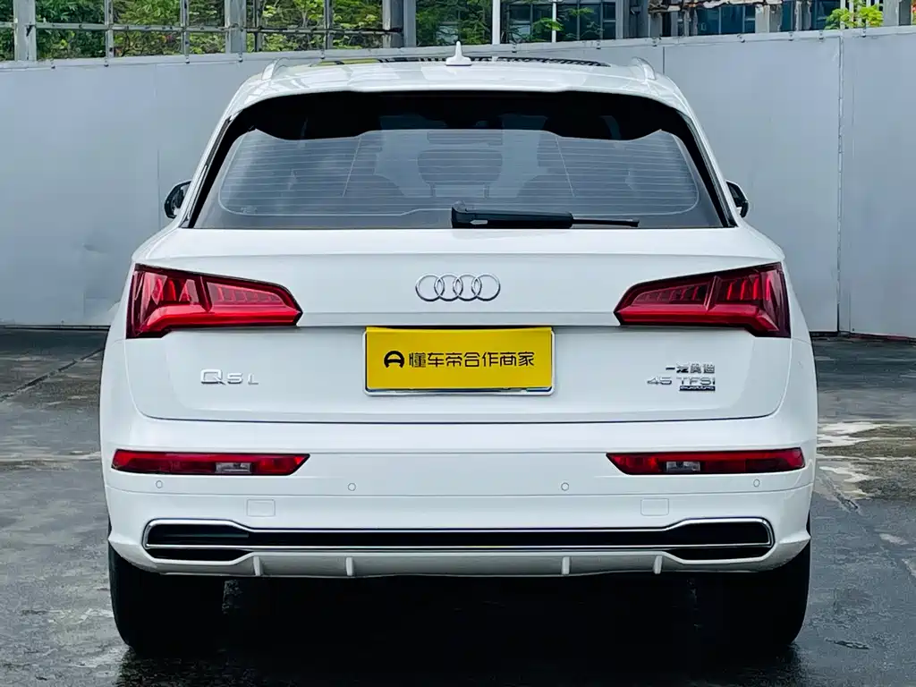 Audi Q5L 2019 — фото 10