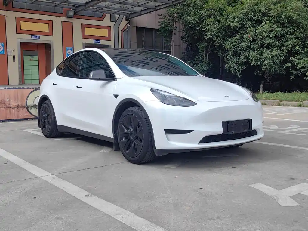 Tesla Model Y 2022 — фото 3