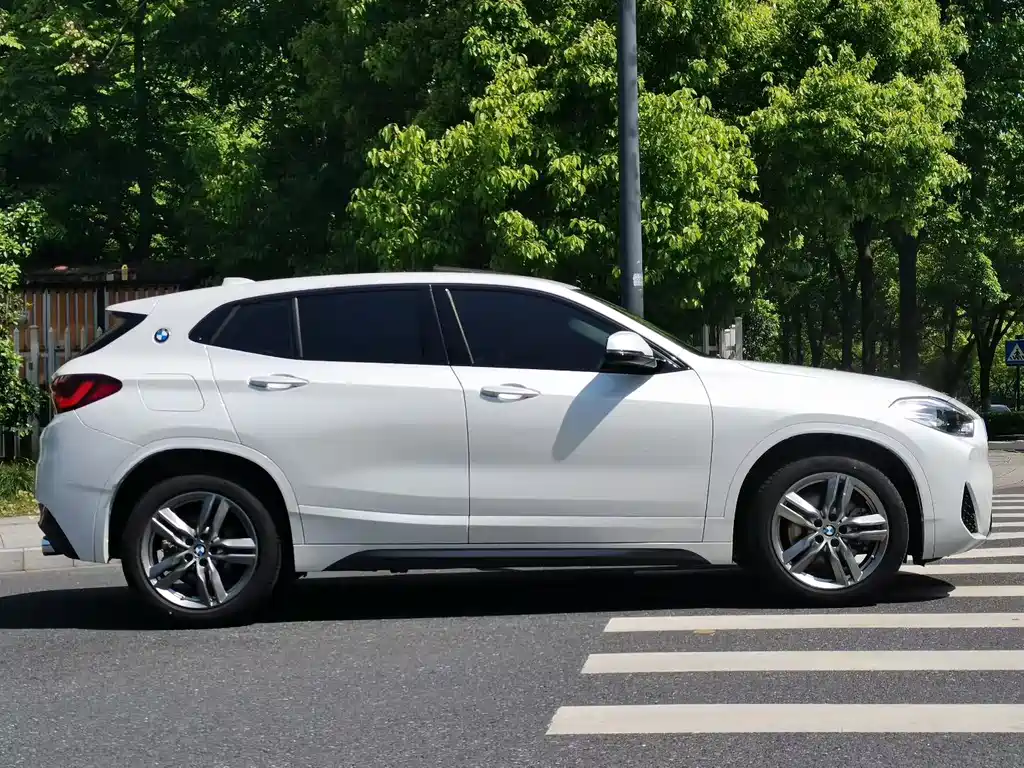 BMW X2 2022 — фото 7