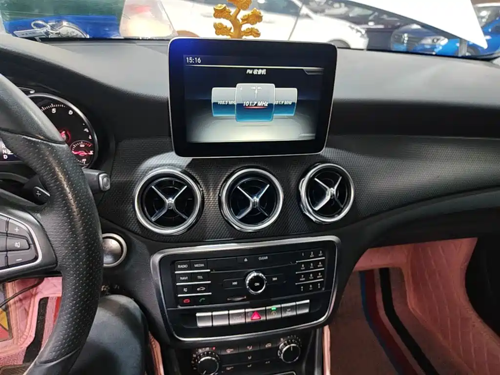 Mercedes-Benz GLA 2018 — фото 9