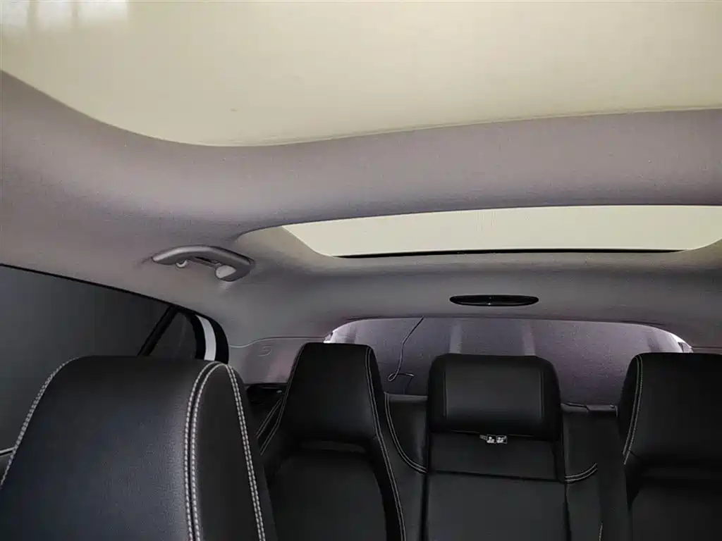 Mercedes-Benz GLA 2018 — фото 14