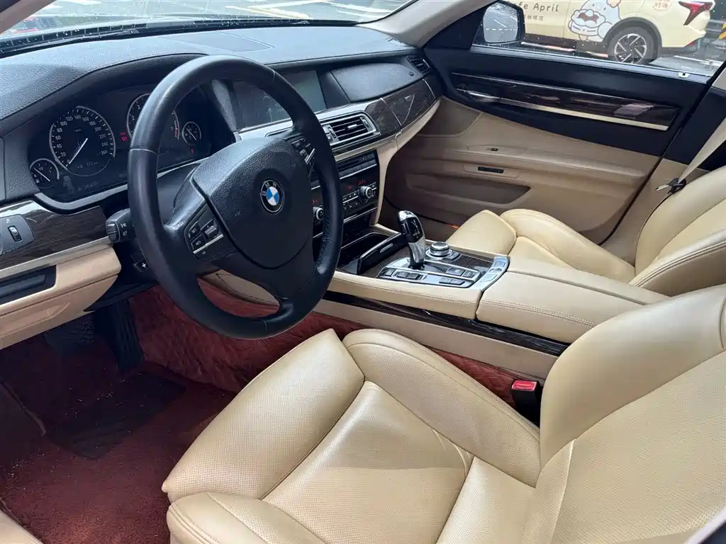 BMW 7 Series 2012 — фото 4