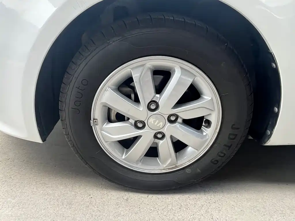 Kia K2 2015