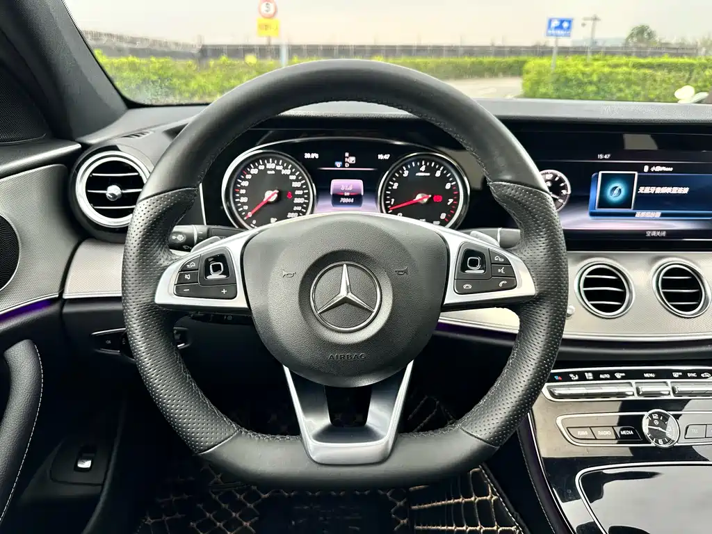 Mercedes-Benz E-Class 2018 — фото 18