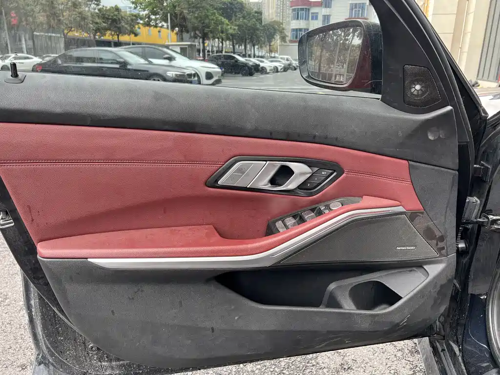 BMW 3 Series 2022 — фото 13