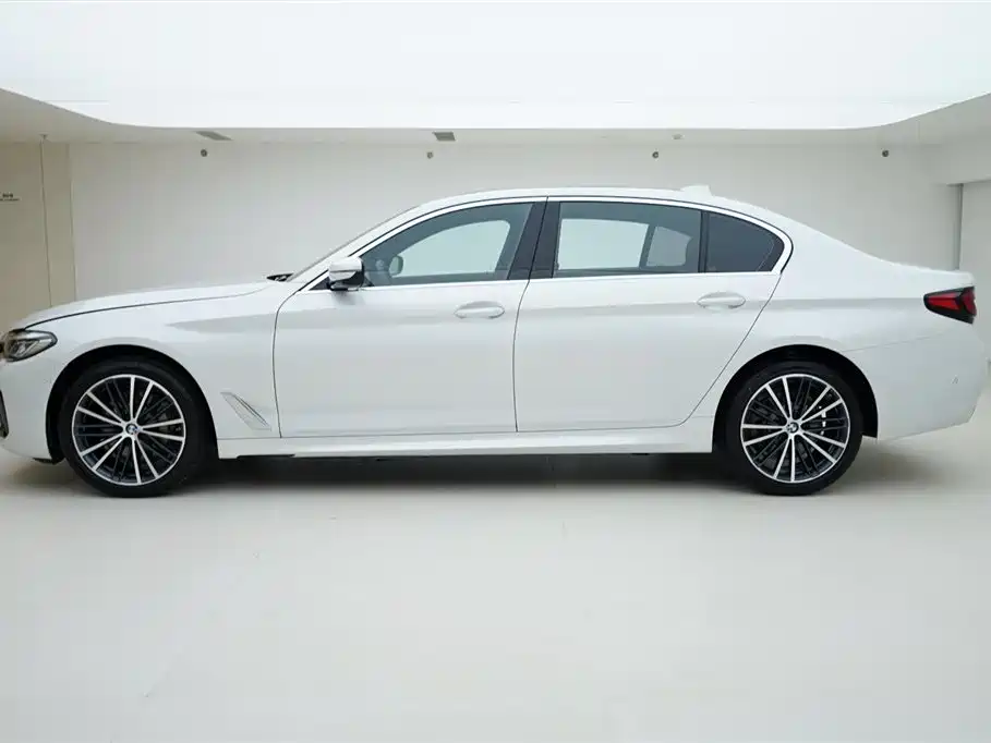BMW 5 Series 2024