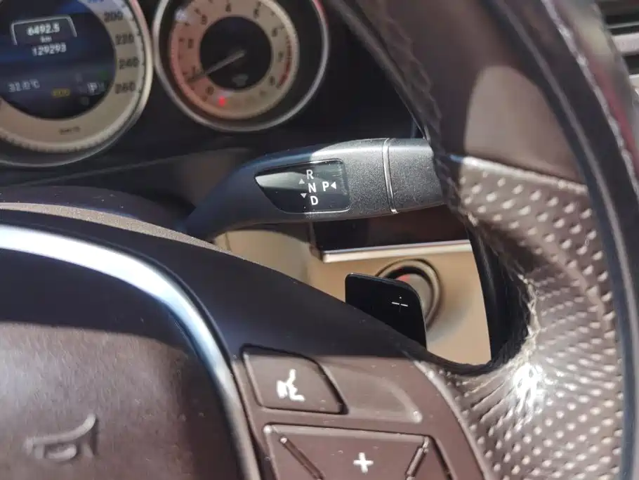 Mercedes-Benz E-Class 2015 — фото 16