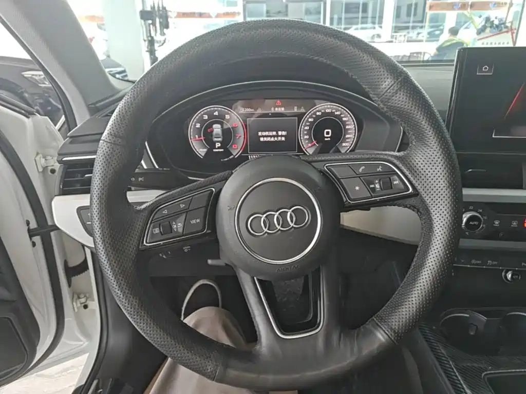 Audi A4L 2020 — фото 11