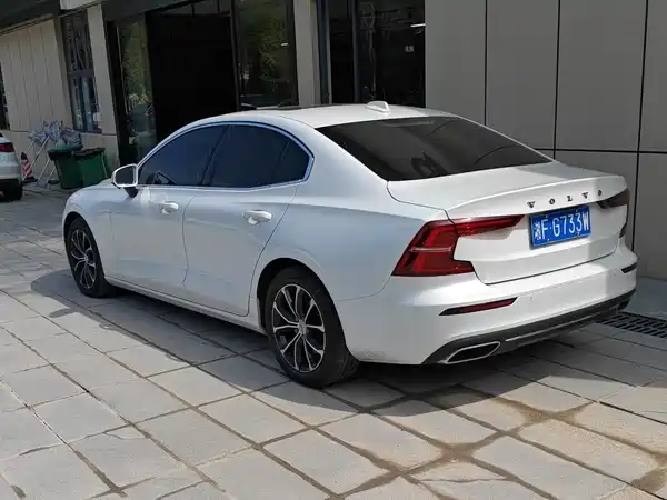 Volvo S60 2021