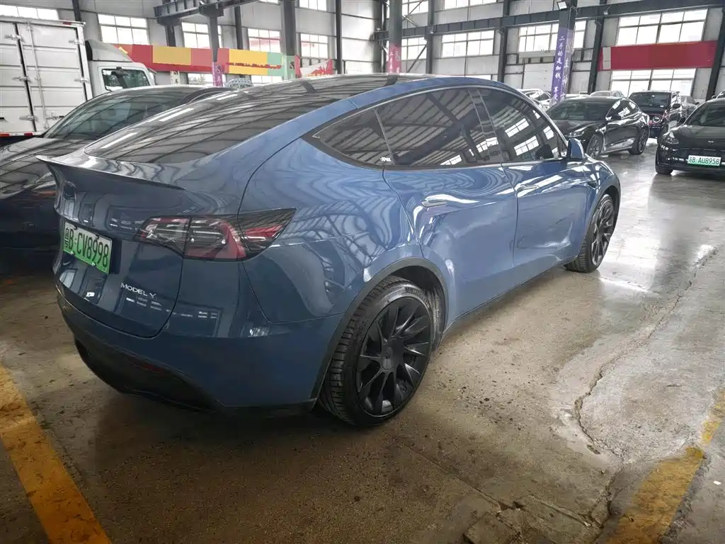 Tesla Model Y 2021