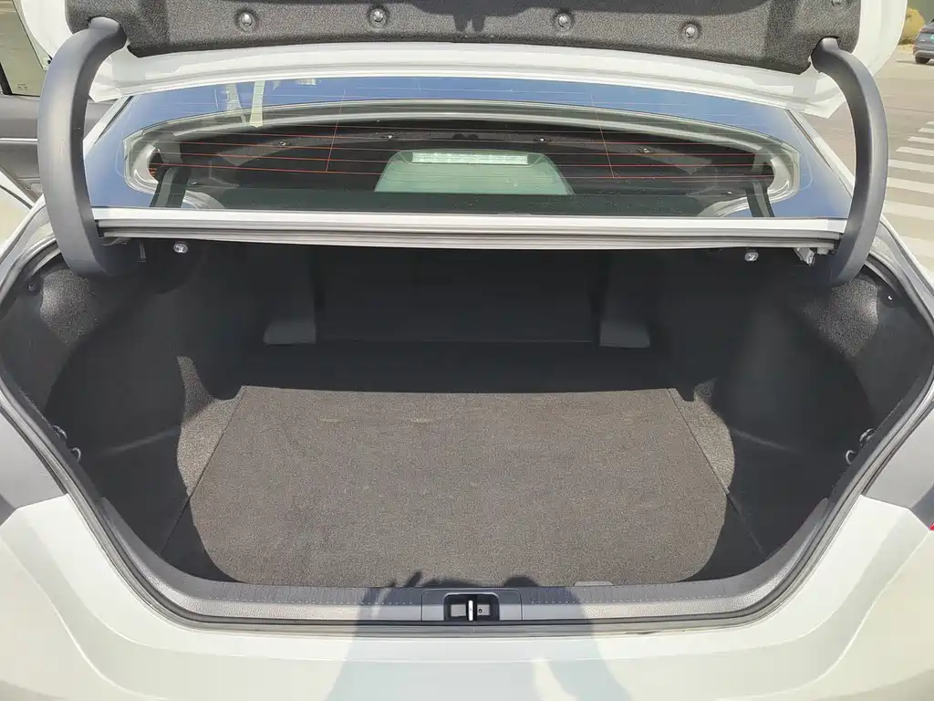 Toyota Camry 2020 — фото 20