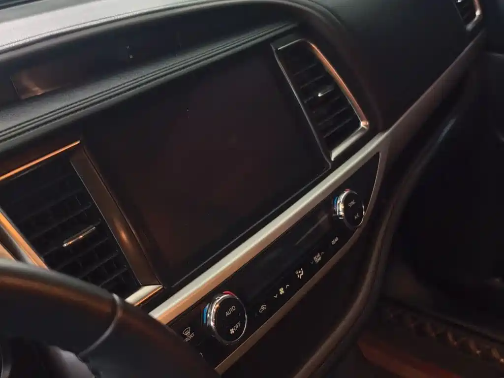 Toyota Highlander 2018 — фото 14