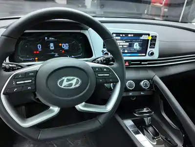 Hyundai Elantra 2025