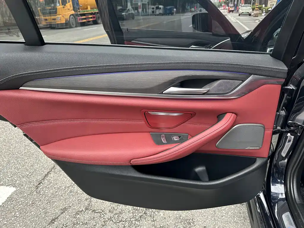 BMW 5 Series 2022 — фото 17