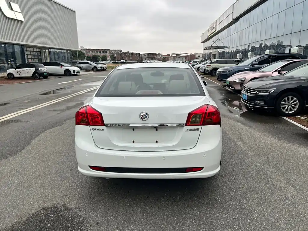 Buick Excelle 2015 — фото 11