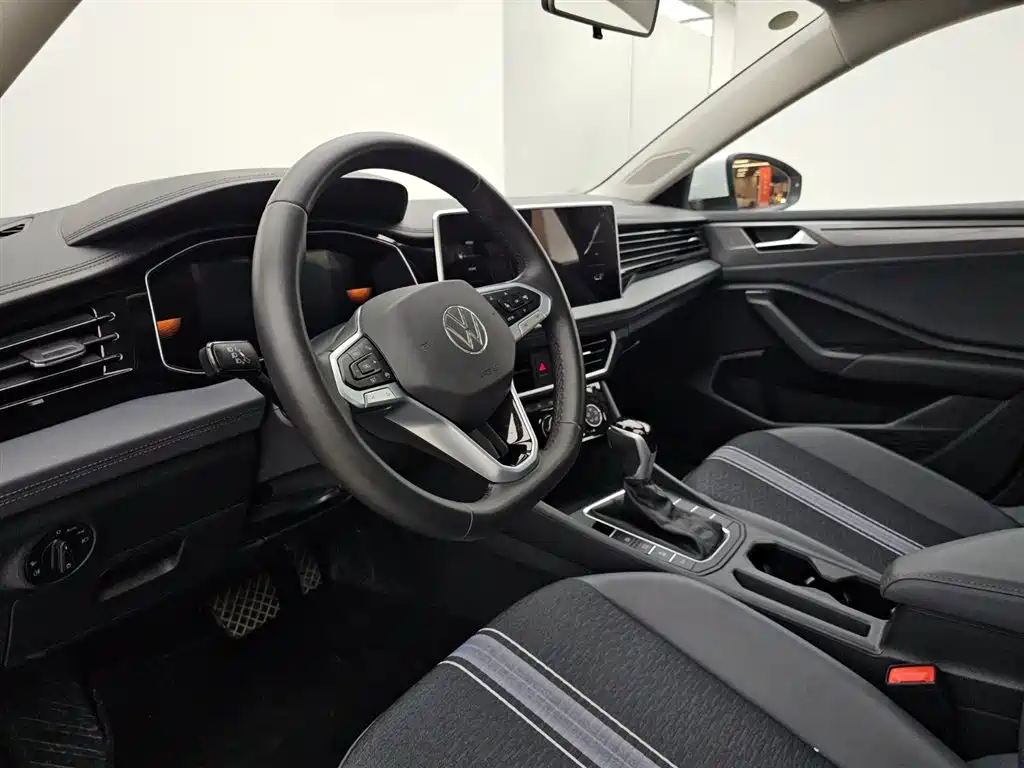 Volkswagen Sagitar 2024