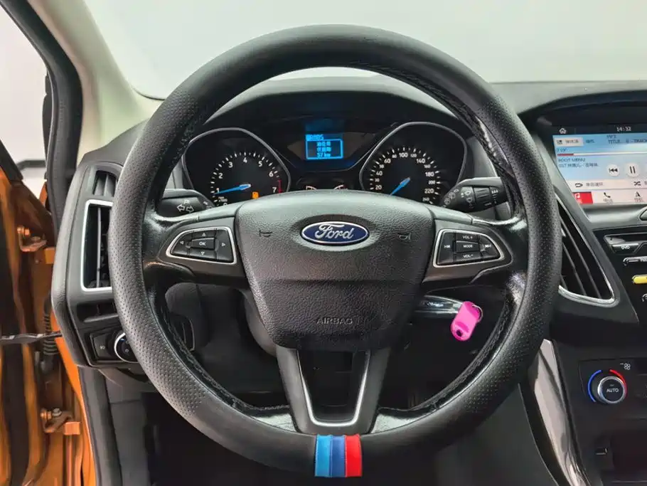 Ford Focus 2017 — фото 15