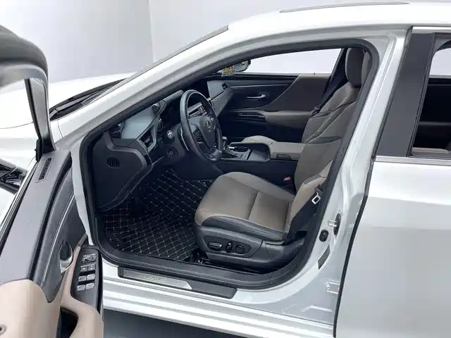 Lexus ES 2024 — фото 11