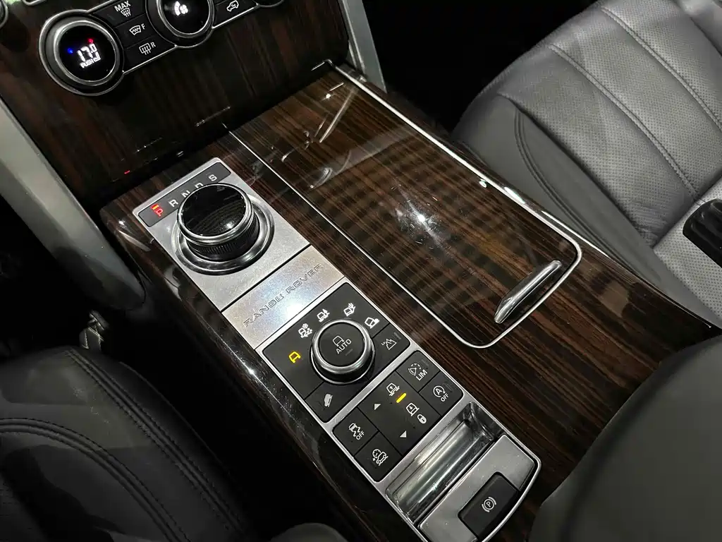 Land Rover Range Rover 2018 — фото 17