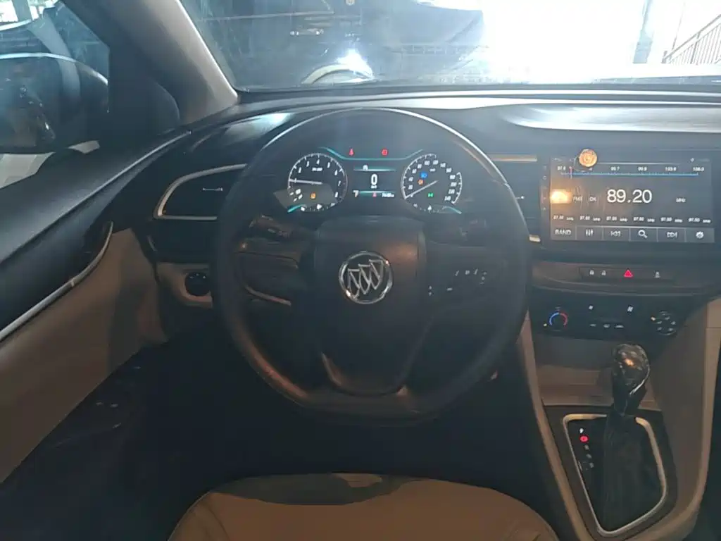 Buick Excelle 2017 — фото 11
