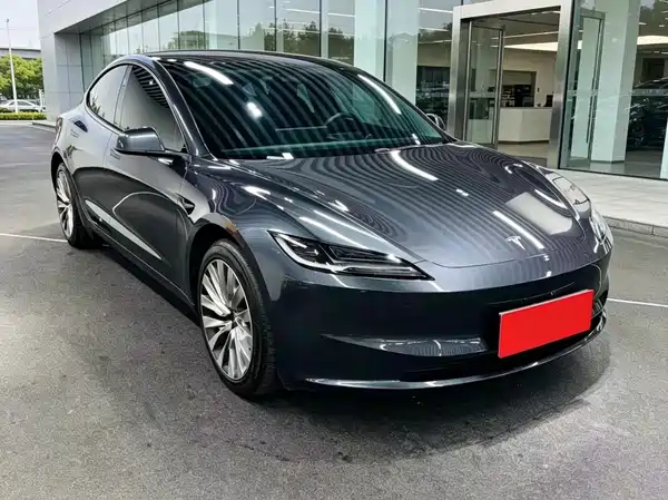 Tesla Model 3 2025