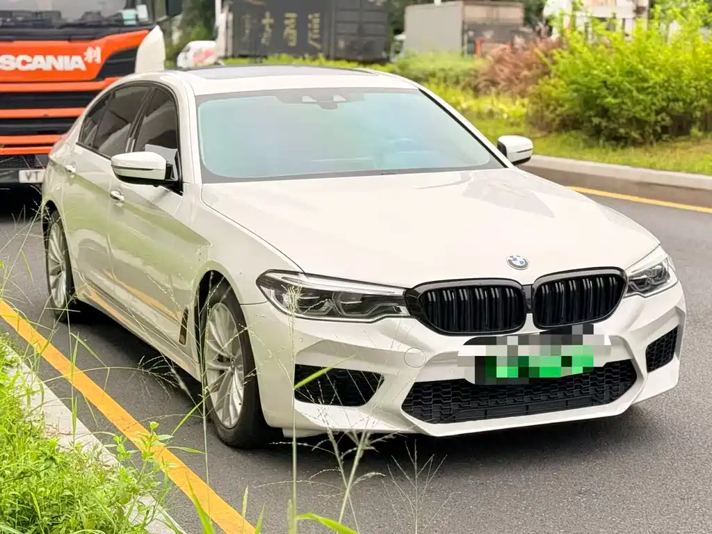 BMW 5 Series New Energy 2019 — фото 3
