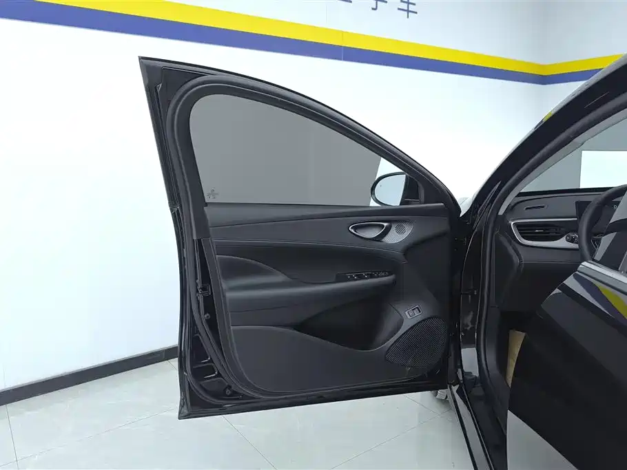 BYD Seal 05 DM-i 2025 — фото 7