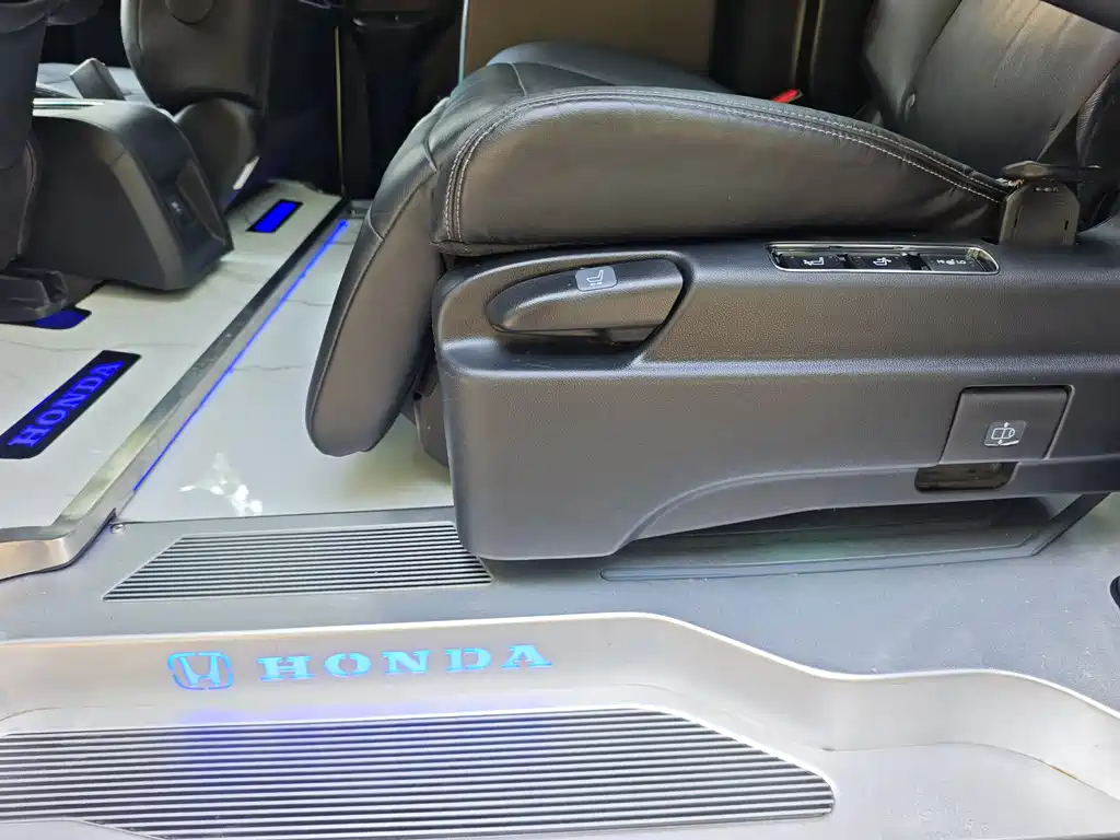 Honda Elysion 2019 — фото 12