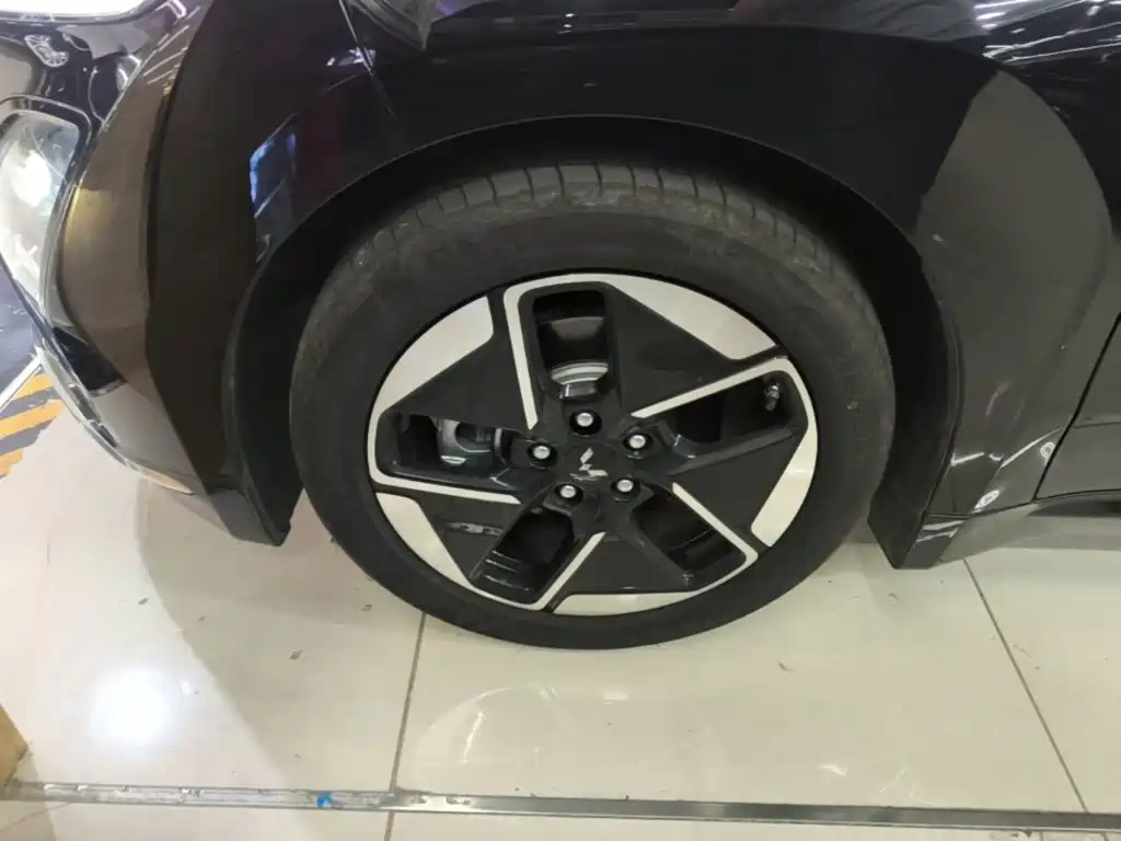 Wuling Starlight 2025 — фото 23