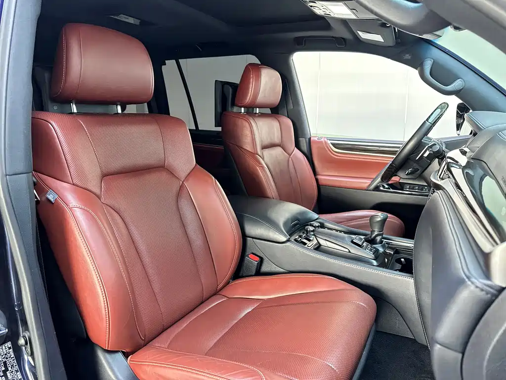Lexus LX 2018 — фото 13
