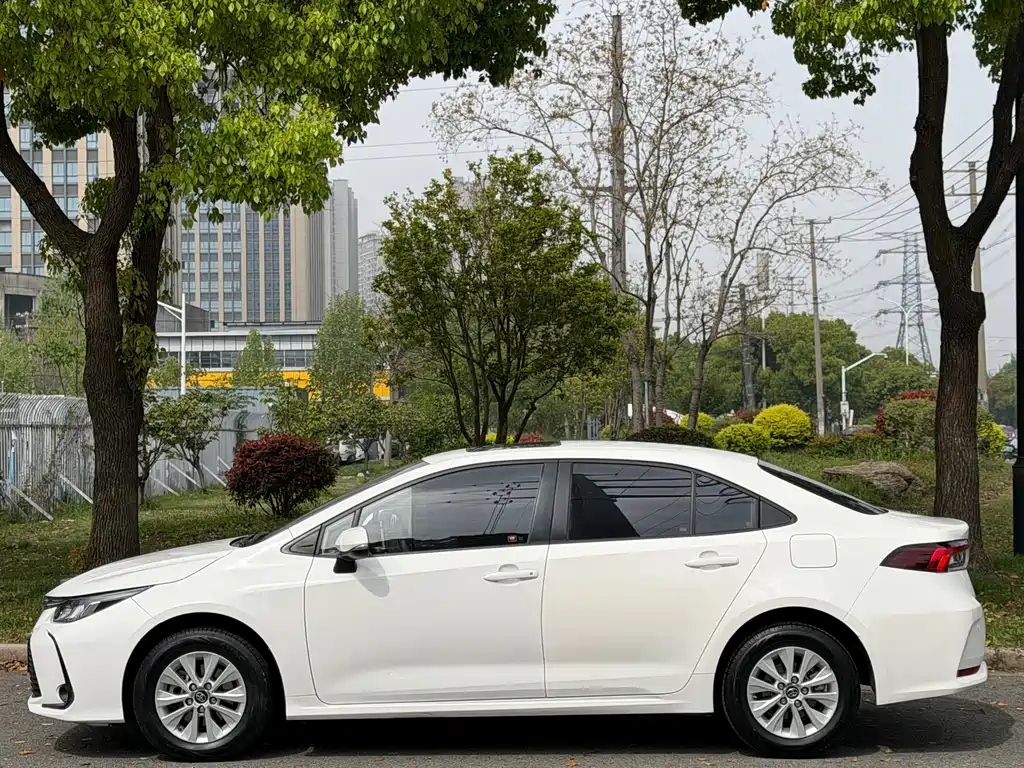 Toyota Corolla 2020 — фото 4