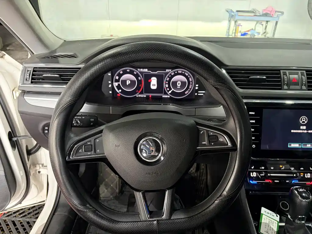 Skoda Superb 2022 — фото 14