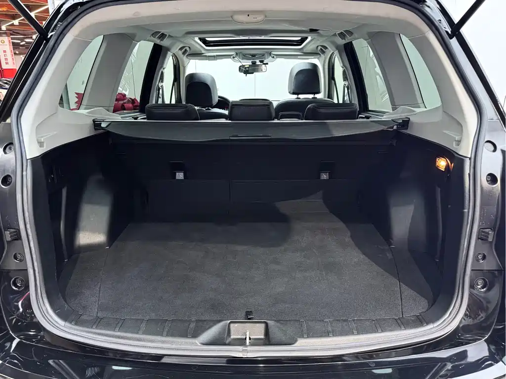 Subaru Forester 2018 — фото 8