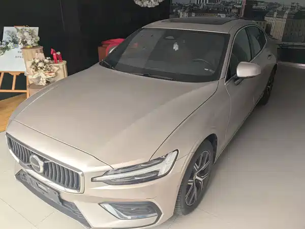 Volvo S60 2025
