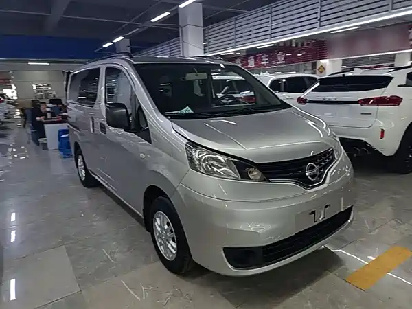 Nissan NV200 2013