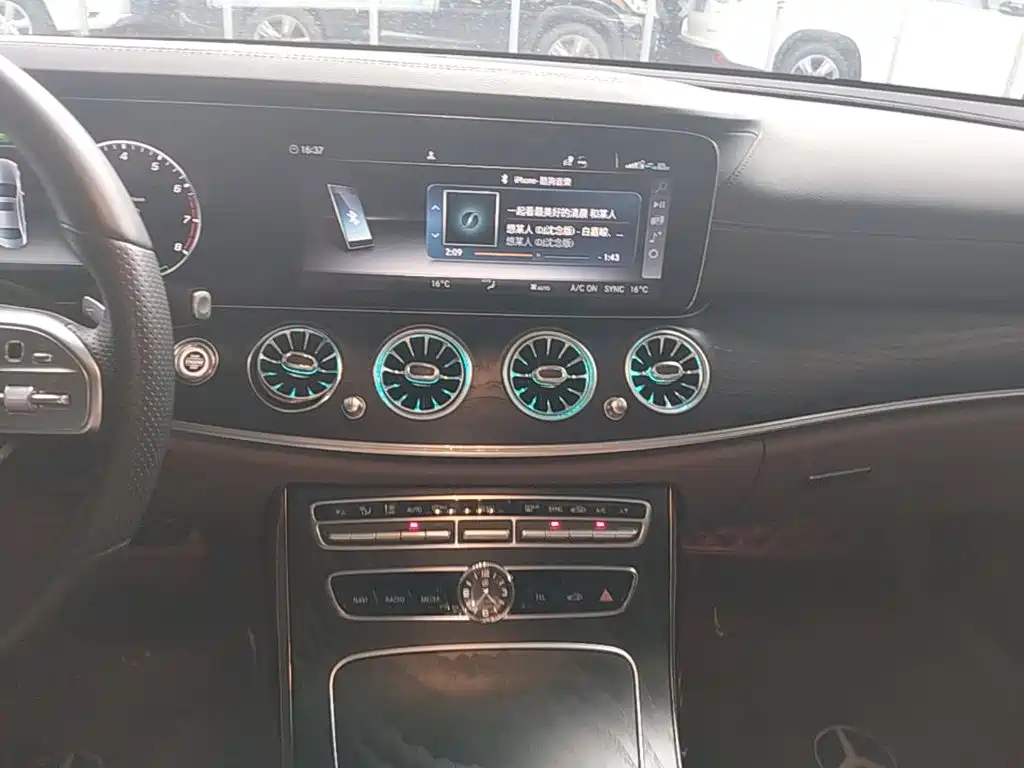 Mercedes-Benz E-Class 2019 — фото 13