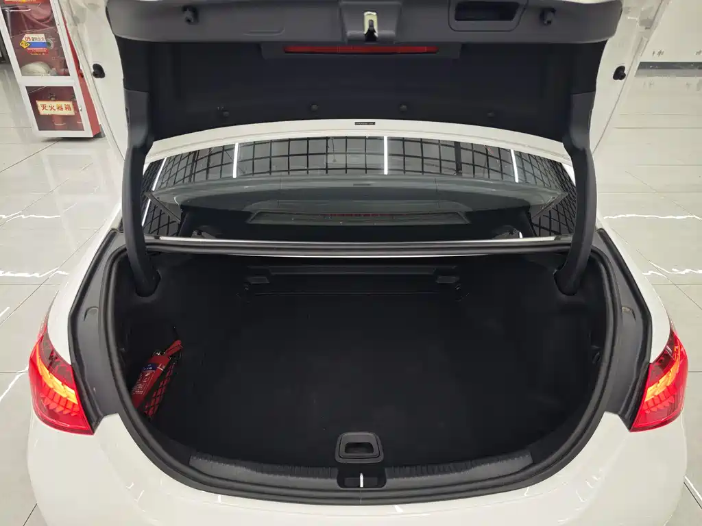 Mercedes-Benz C-Class 2022 — фото 12
