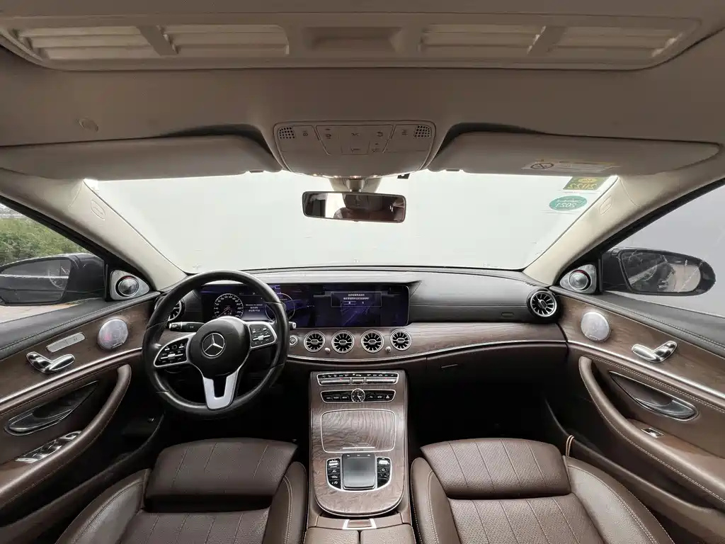 Mercedes-Benz E-Class 2018 — фото 10