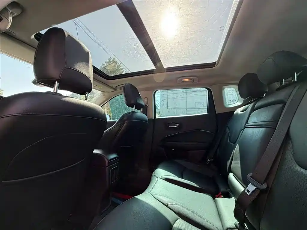 Jeep Compass 2020 — фото 8