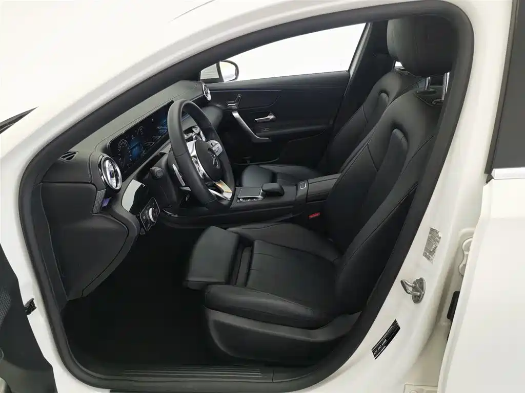 Mercedes-Benz A-Class 2022 — фото 10